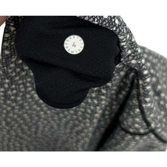 Lululemon Rush Hour Pullover Top Long Sleeve Frozen Fizz Size 4 Black White - Picture 3 of 6